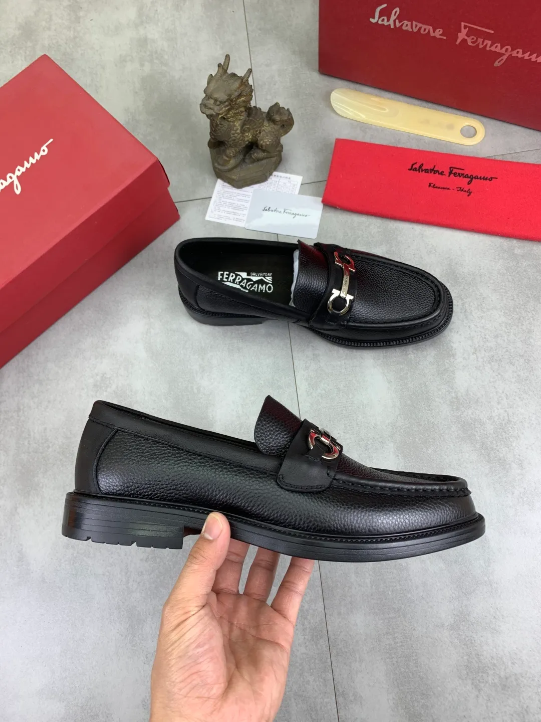 Men's Men's Shoes 💰P540💰[New Style] Water-dyed Niuli 🆘[Salvatore Ferragamo] Ferragamo's latest casual business leather shoes for men! Available at counters simultaneously! The fabric is made of specially imported original calfskin, the lining is made of imported water-dyed cowhide, and the original combination outsole is absolutely luxurious and leads the fashion trend. Matching code: 39-44 (38 45 customized) black optional